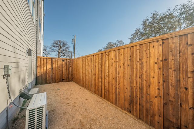 2523 Hondo Avenue 103, Dallas, TX 75219