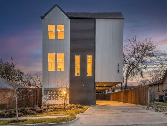 2523 Hondo Avenue 103, Dallas, TX 75219
