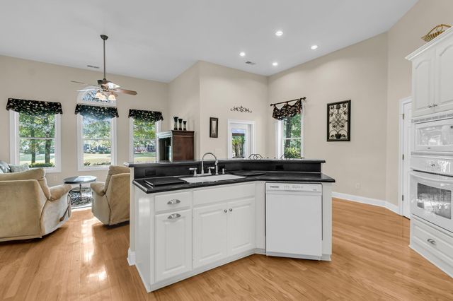 8729 Herons Walk, North Charleston, SC 29420