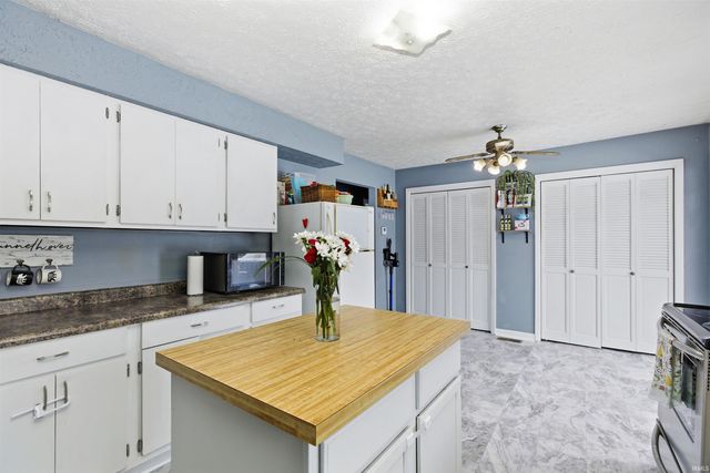 402 Boone Lane, Mitchell, IN 47446