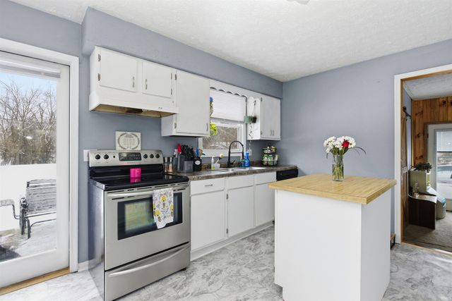 402 Boone Lane, Mitchell, IN 47446