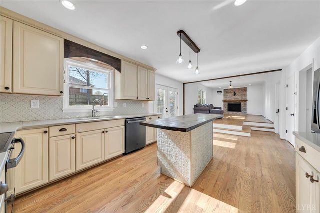 229 Queen Regent Court, Blue Ridge, VA 24064