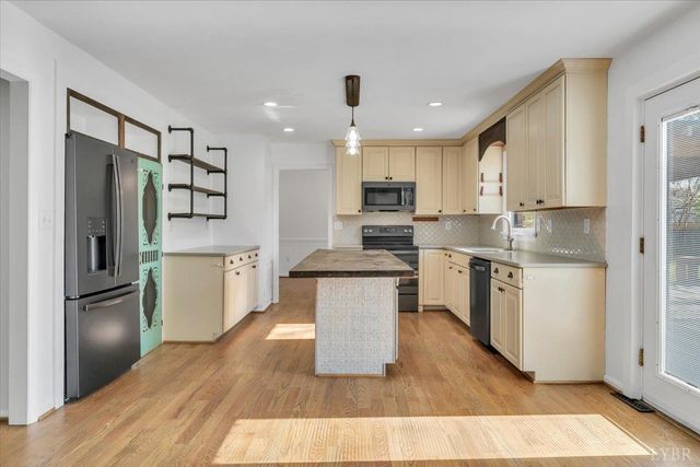 229 Queen Regent Court, Blue Ridge, VA 24064