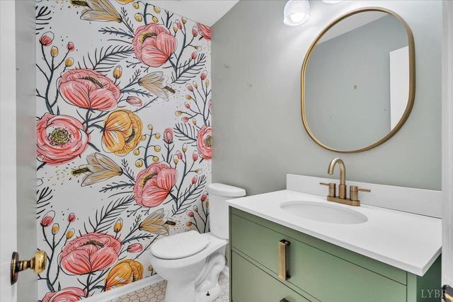 229 Queen Regent Court, Blue Ridge, VA 24064