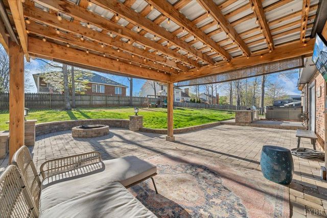 229 Queen Regent Court, Blue Ridge, VA 24064