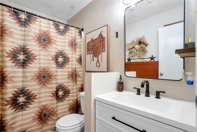206 Lovelady Street, Cleburne, TX 76033