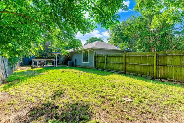 206 Lovelady Street, Cleburne, TX 76033