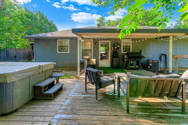 206 Lovelady Street, Cleburne, TX 76033