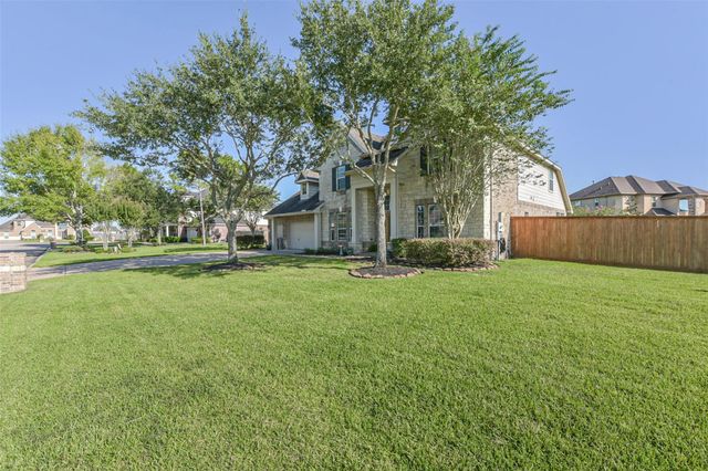 2314 Leslies Court, Friendswood, TX 77546