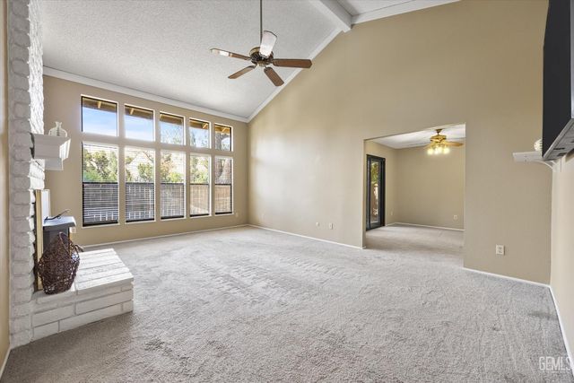 5835 Riggs Court, Bakersfield, CA 93306