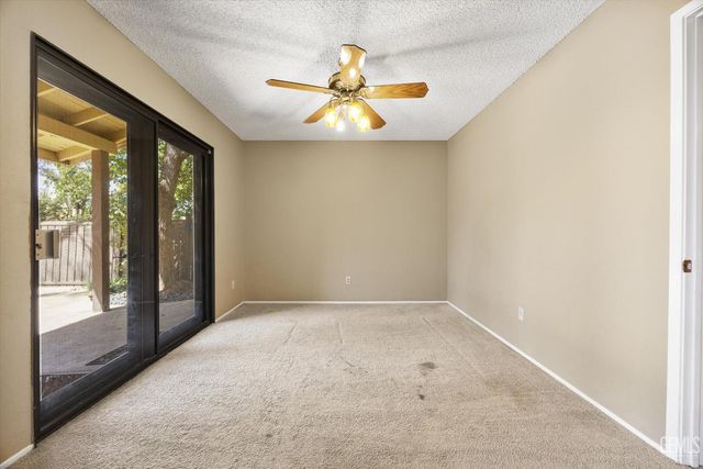 5835 Riggs Court, Bakersfield, CA 93306