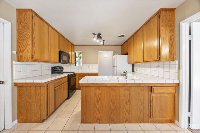 5835 Riggs Court, Bakersfield, CA 93306