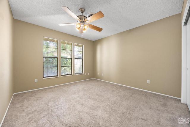 5835 Riggs Court, Bakersfield, CA 93306