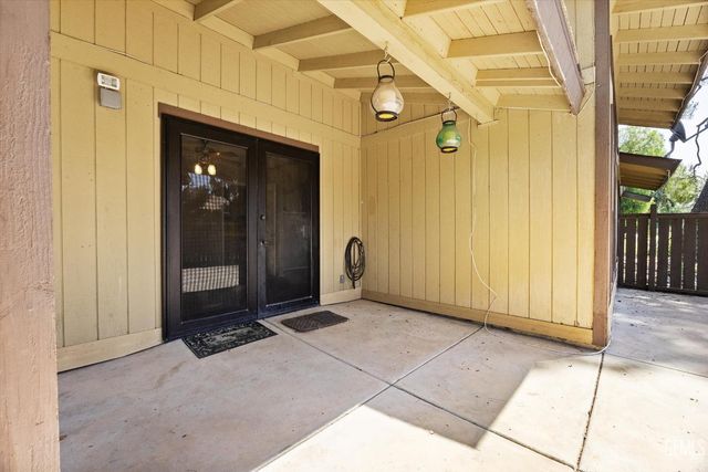 5835 Riggs Court, Bakersfield, CA 93306