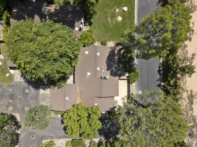 5835 Riggs Court, Bakersfield, CA 93306