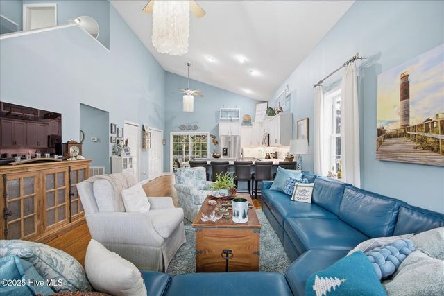 105 SE 17th Street, Oak Island, NC 28465