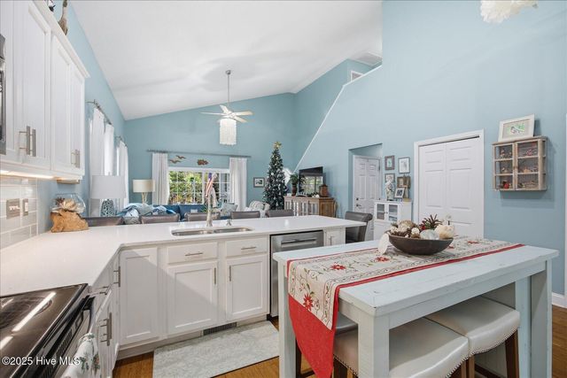 105 SE 17th Street, Oak Island, NC 28465