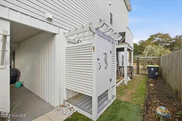 105 SE 17th Street, Oak Island, NC 28465