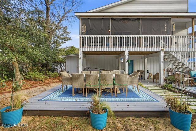 105 SE 17th Street, Oak Island, NC 28465