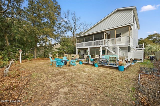 105 SE 17th Street, Oak Island, NC 28465