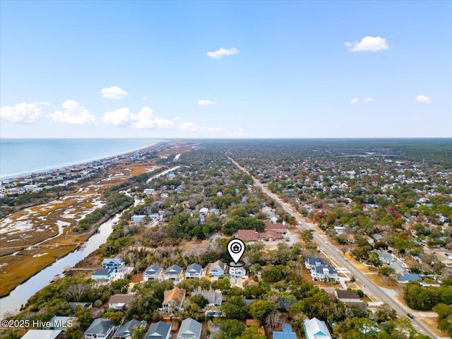 105 SE 17th Street, Oak Island, NC 28465