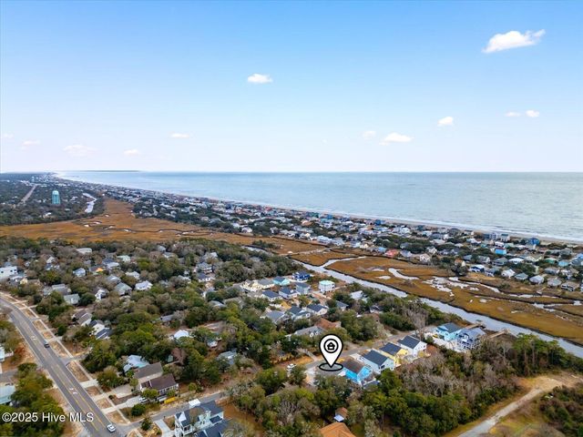 105 SE 17th Street, Oak Island, NC 28465