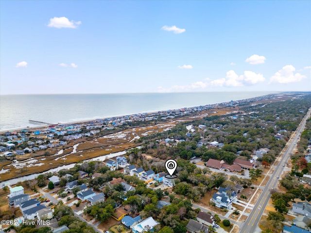 105 SE 17th Street, Oak Island, NC 28465