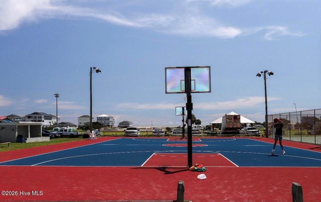 105 SE 17th Street, Oak Island, NC 28465