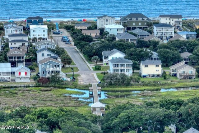 105 SE 17th Street, Oak Island, NC 28465