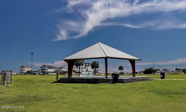 105 SE 17th Street, Oak Island, NC 28465