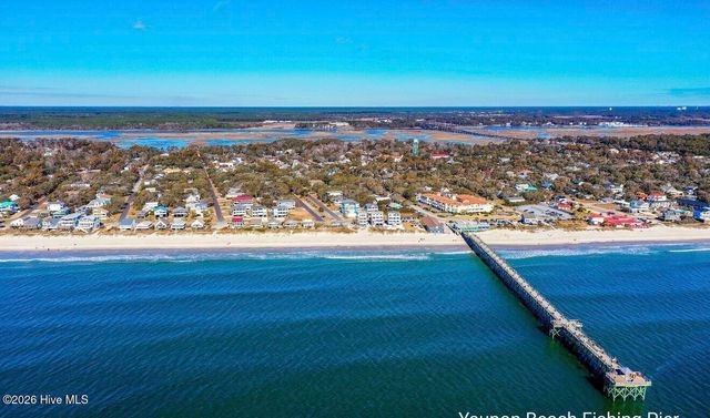 105 SE 17th Street, Oak Island, NC 28465