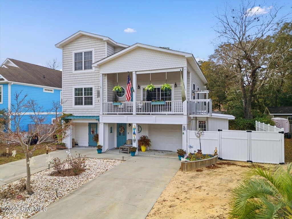105 SE 17th Street, Oak Island, NC 28465