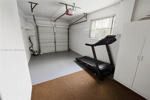 6541 NW 24th St, Sunrise, FL 33313