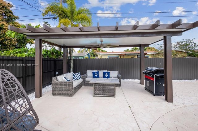 6541 NW 24th St, Sunrise, FL 33313