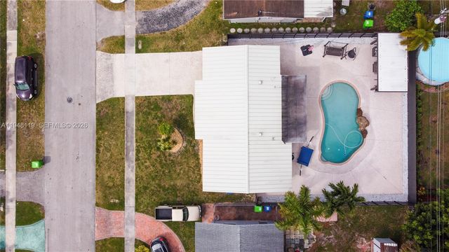 6541 NW 24th St, Sunrise, FL 33313