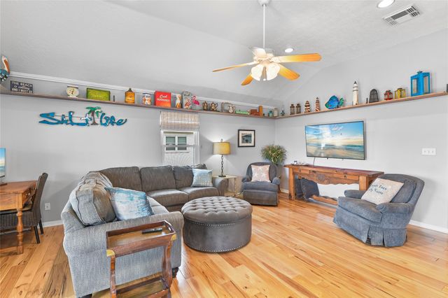 4029 Fort Bend Drive, Galveston, TX 77554