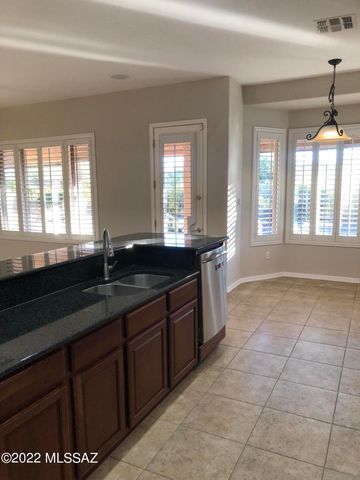 8612 N Moonfire Drive, Tucson, AZ 85743