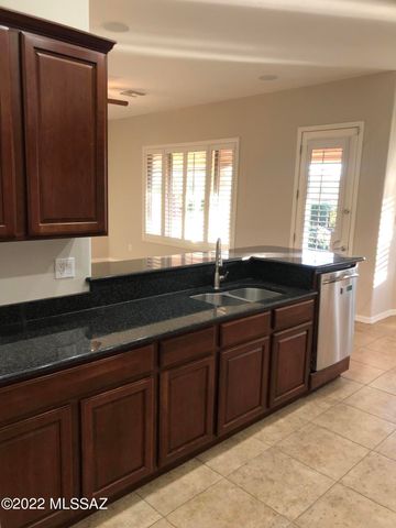 8612 N Moonfire Drive, Tucson, AZ 85743