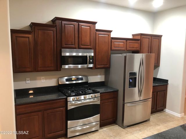 8612 N Moonfire Drive, Tucson, AZ 85743