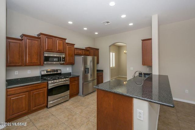 8612 N Moonfire Drive, Tucson, AZ 85743