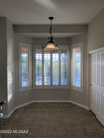 8612 N Moonfire Drive, Tucson, AZ 85743