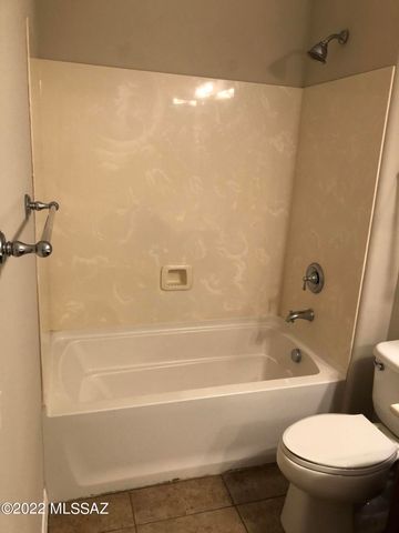 8612 N Moonfire Drive, Tucson, AZ 85743