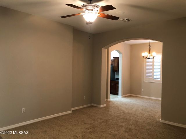 8612 N Moonfire Drive, Tucson, AZ 85743