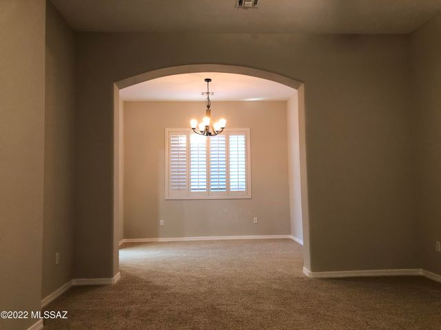 8612 N Moonfire Drive, Tucson, AZ 85743