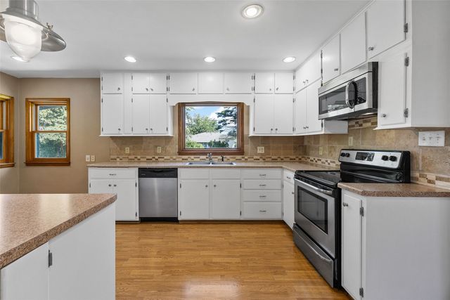 1244 29th Street NE, Cedar Rapids, IA 52402