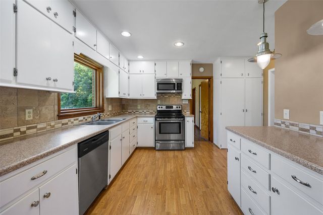 1244 29th Street NE, Cedar Rapids, IA 52402