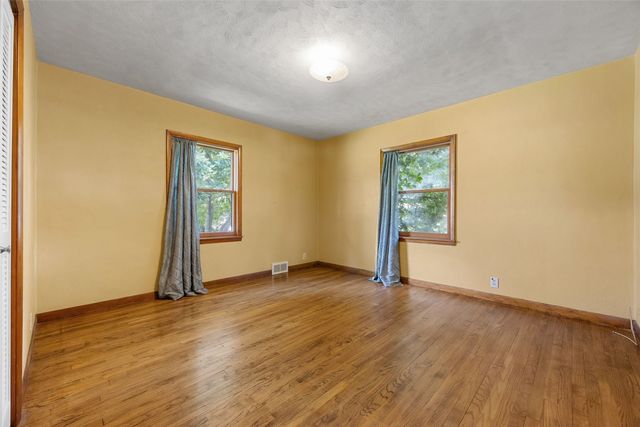 1244 29th Street NE, Cedar Rapids, IA 52402