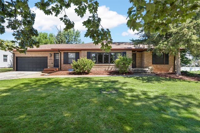 1244 29th Street NE, Cedar Rapids, IA 52402