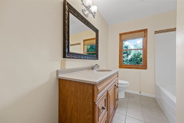 1244 29th Street NE, Cedar Rapids, IA 52402