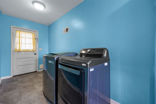 1244 29th Street NE, Cedar Rapids, IA 52402